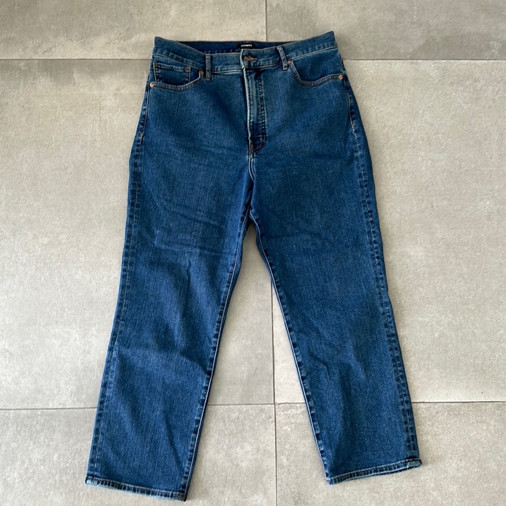 Express Straight Super High Rise Medium Wash Jean